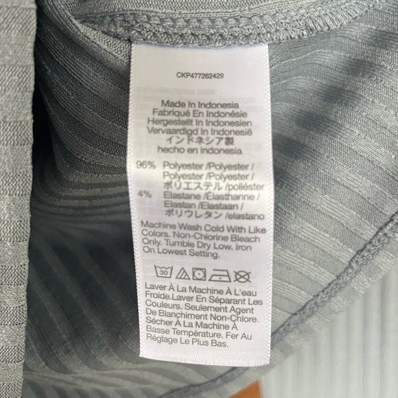 NWT Ribbed Square-Neck Long-Sleeve Tee Size Medium - Picture 14 of 14